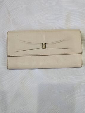 Ferragamo Cream Leather Women's Vera Bow Continental Wallet